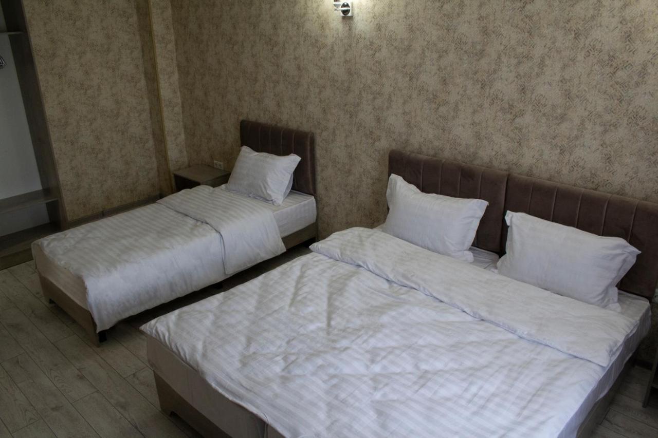 Artist Regenci Hotel Tashkent Exterior photo