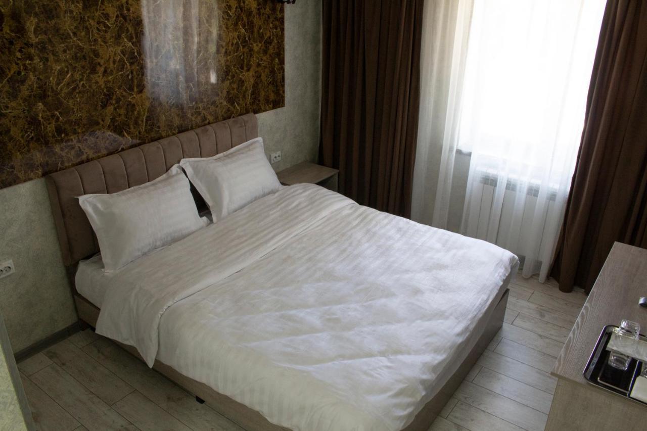 Artist Regenci Hotel Tashkent Exterior photo